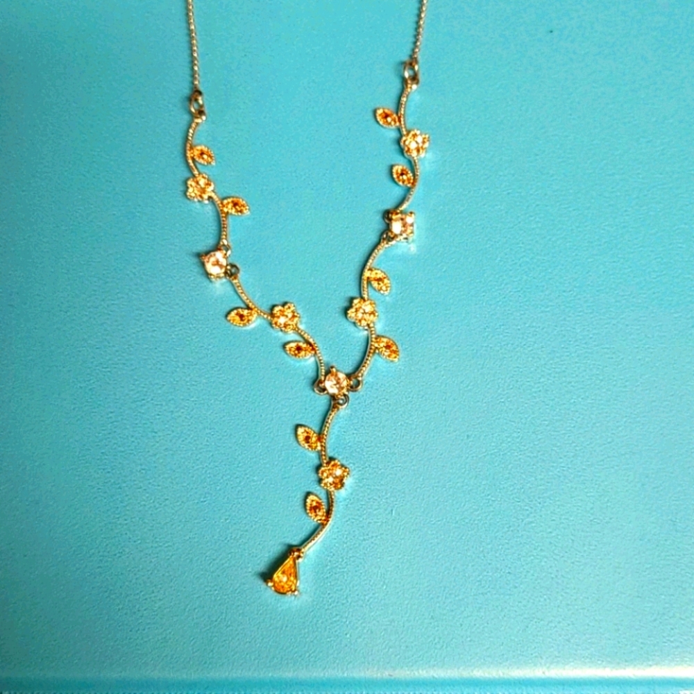 Leaf necklace flowers and cubic zirconia stones